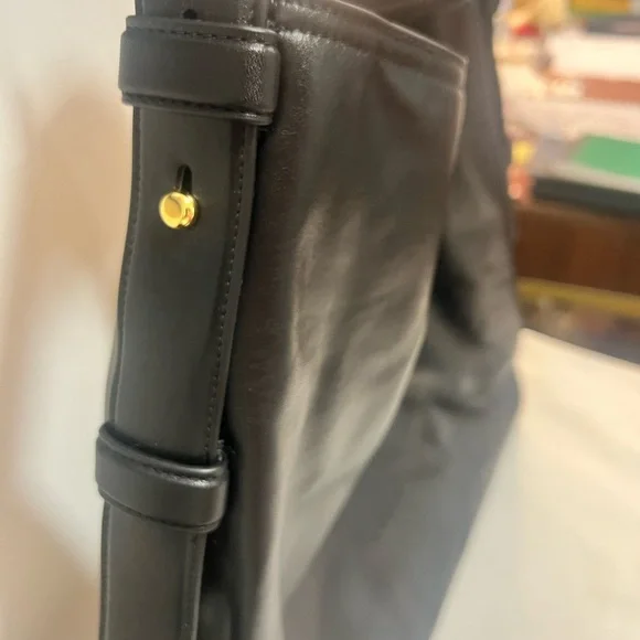 Gucci Beatrix Maxi Hobo 2025 BNIB - Picture 13 of 16